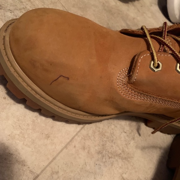 Size 6 Timberland Boots - Picture 5 of 7